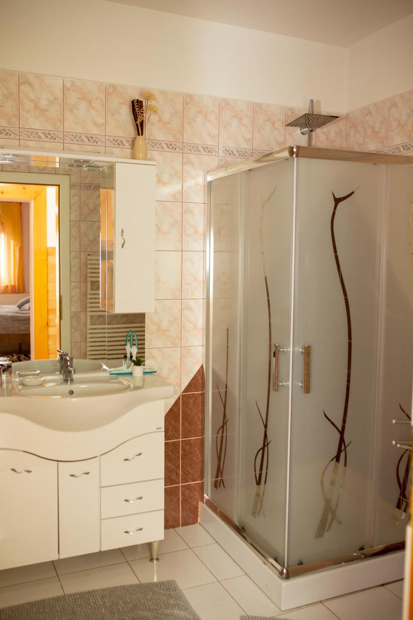 Huerkecz Apartmanhaz Hévíz Exteriér fotografie